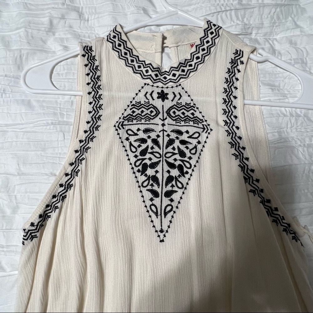 Mossimo flowy top - Picture 2 of 3